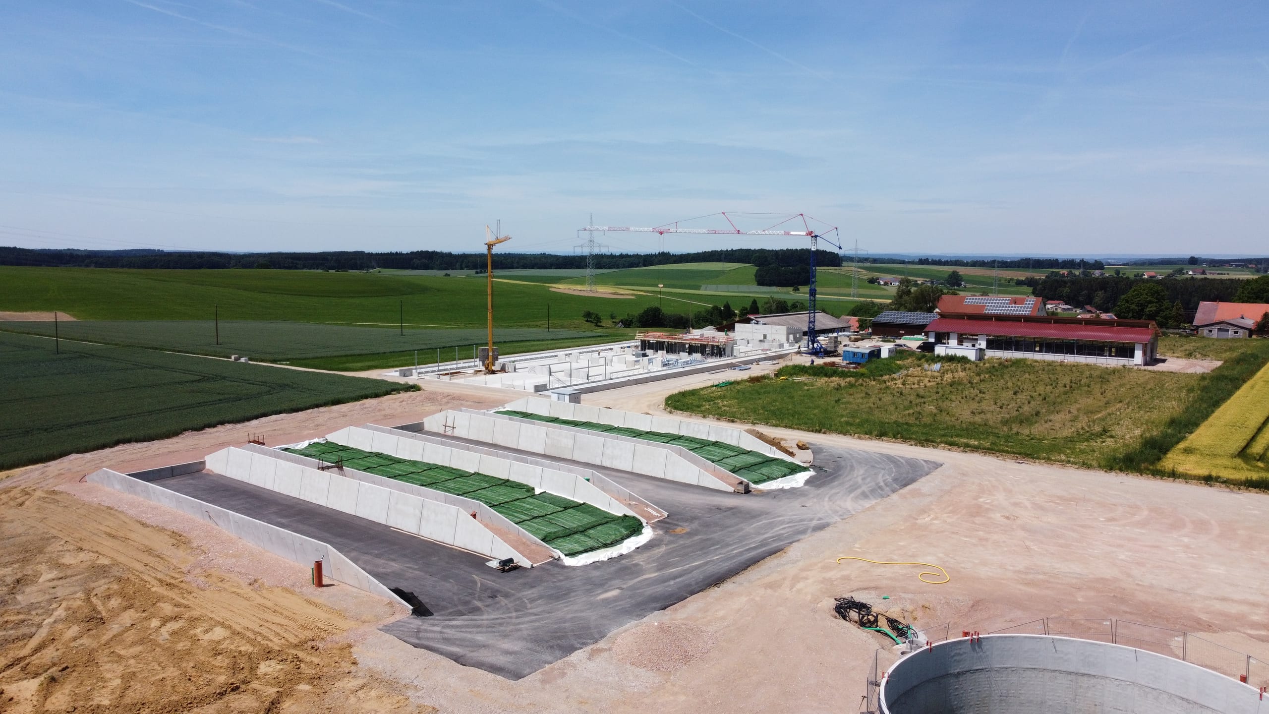 Fahrsilowände aus Fertigteilen in Bebenhaus