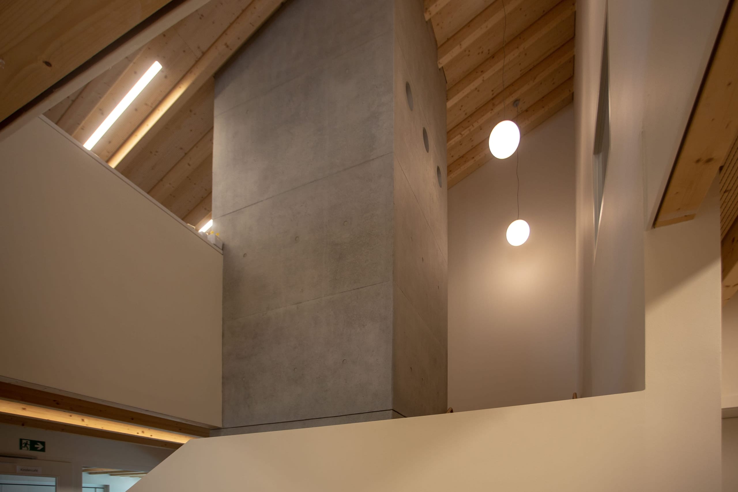 Sichtbeton-Treppenhaus Kita Illerkirchberg