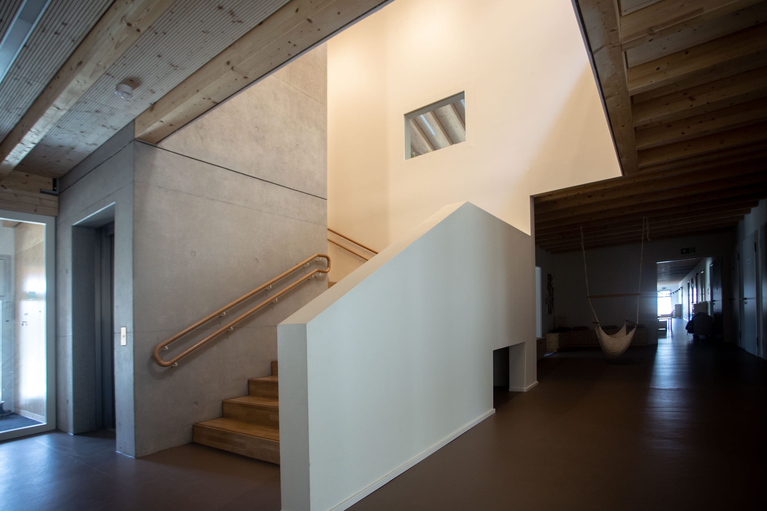 Sichtbeton-Fertigteiltreppe Kita Illerkirchberg