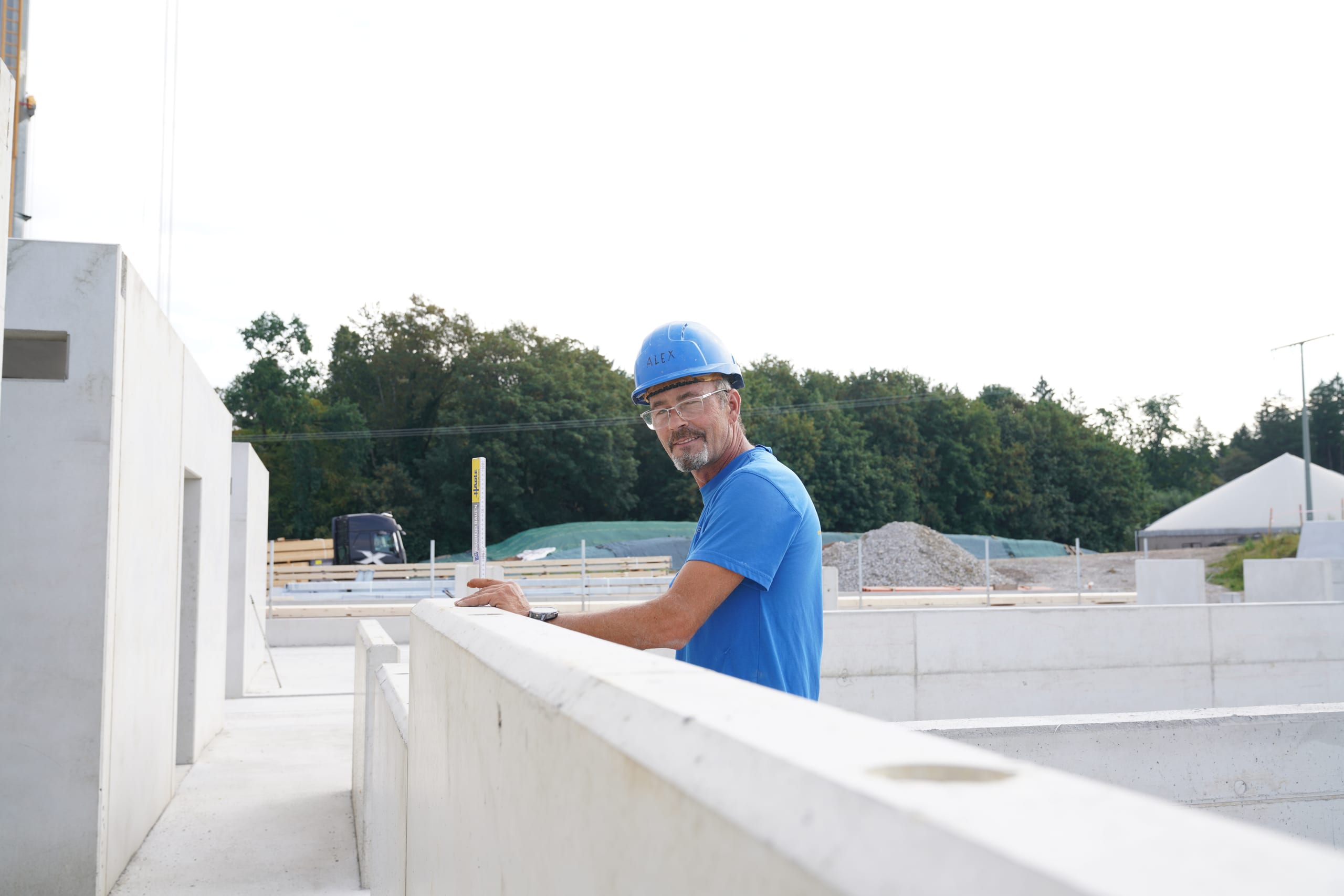 Fertigteilmontage am Technikgebäude in Leutkirch